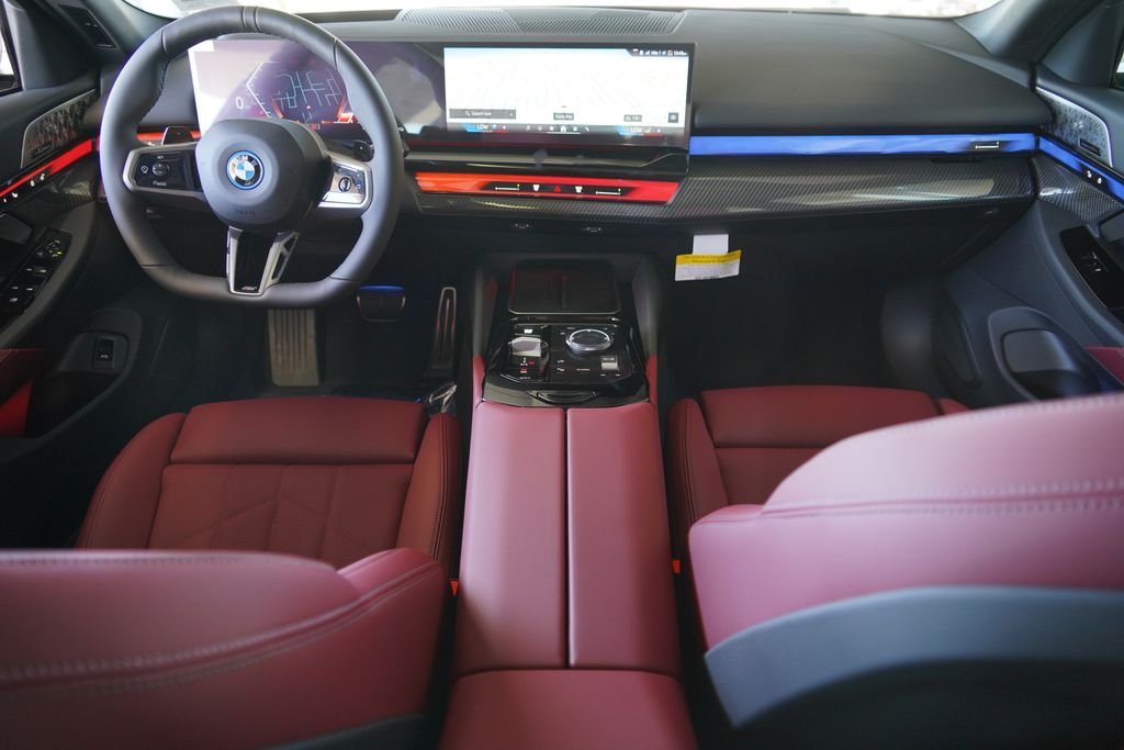 New 2027 Black Sapphire Metallic BMW 550e xDrive image 22