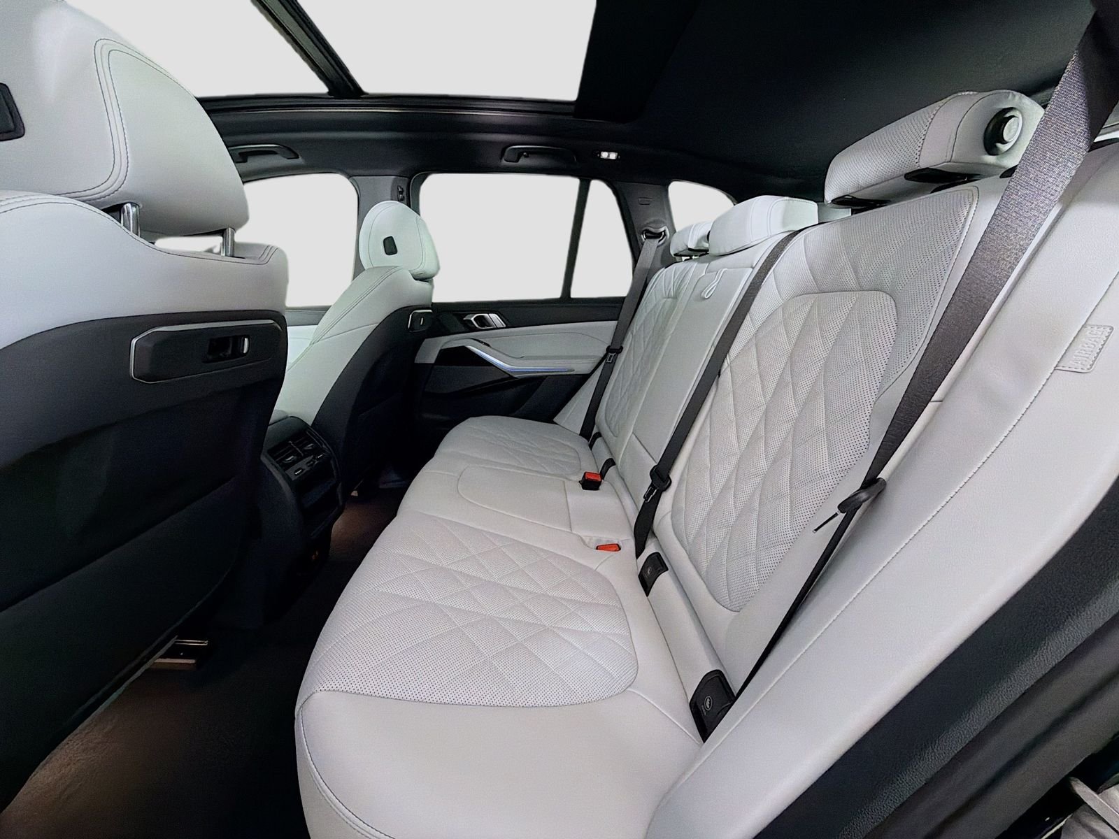 2026 BMW X5 50e - Photo 26