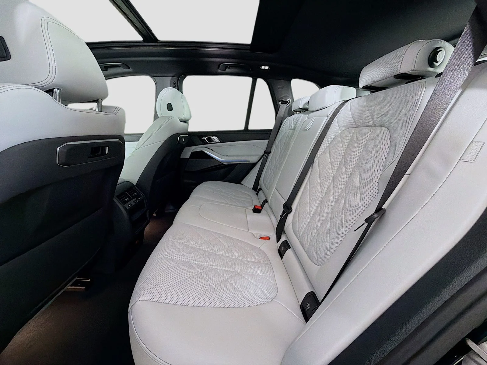 2026 BMW X5 50e - Photo 26