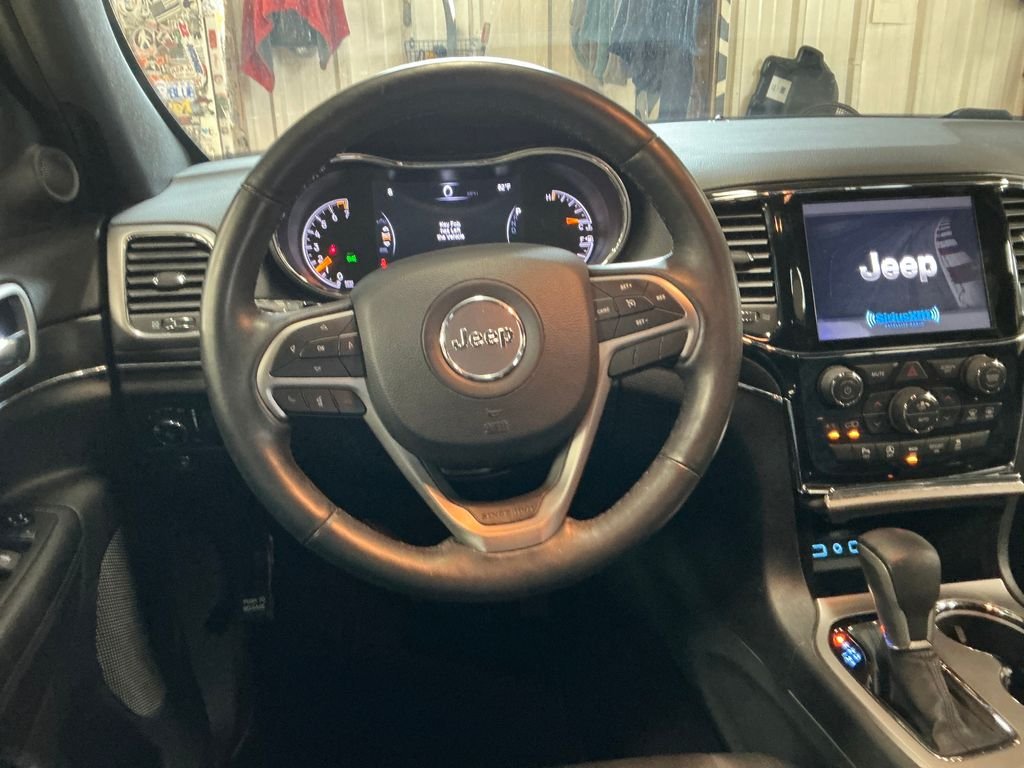 Used 2019 Gray Jeep Limited image 17