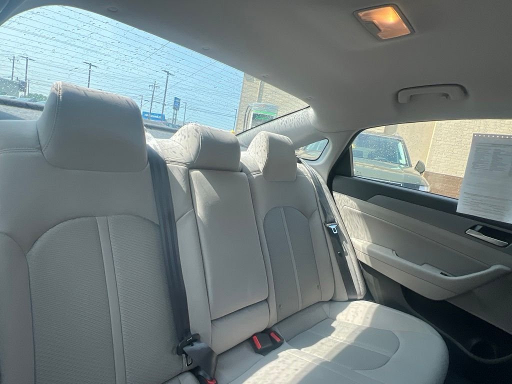 Used 2019 Silver Hyundai SEL image 11