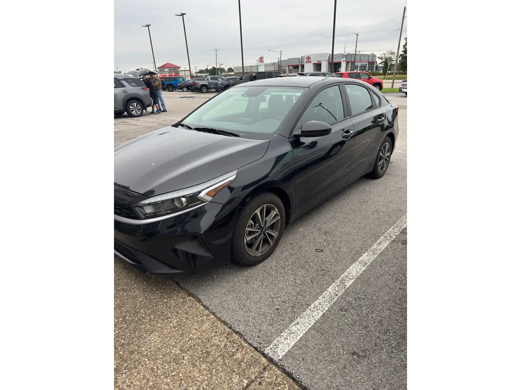 Used 2023 Aurora Black Kia LXS image 6