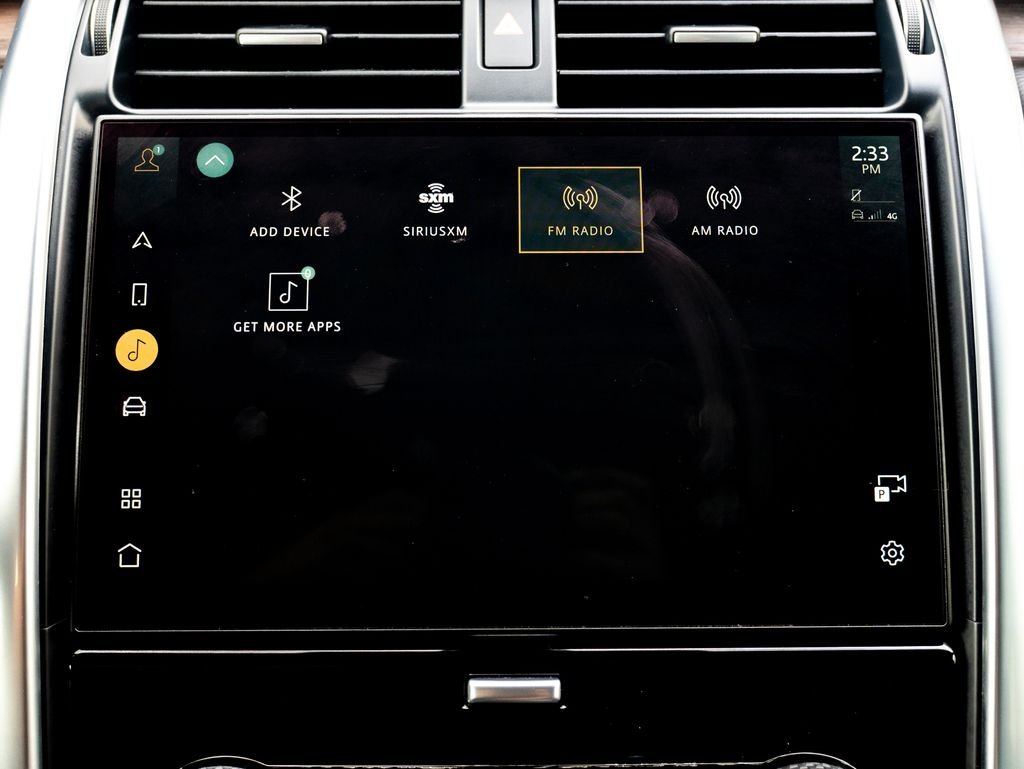 Used 2023 Silver Land Rover S R-Dynamic image 29