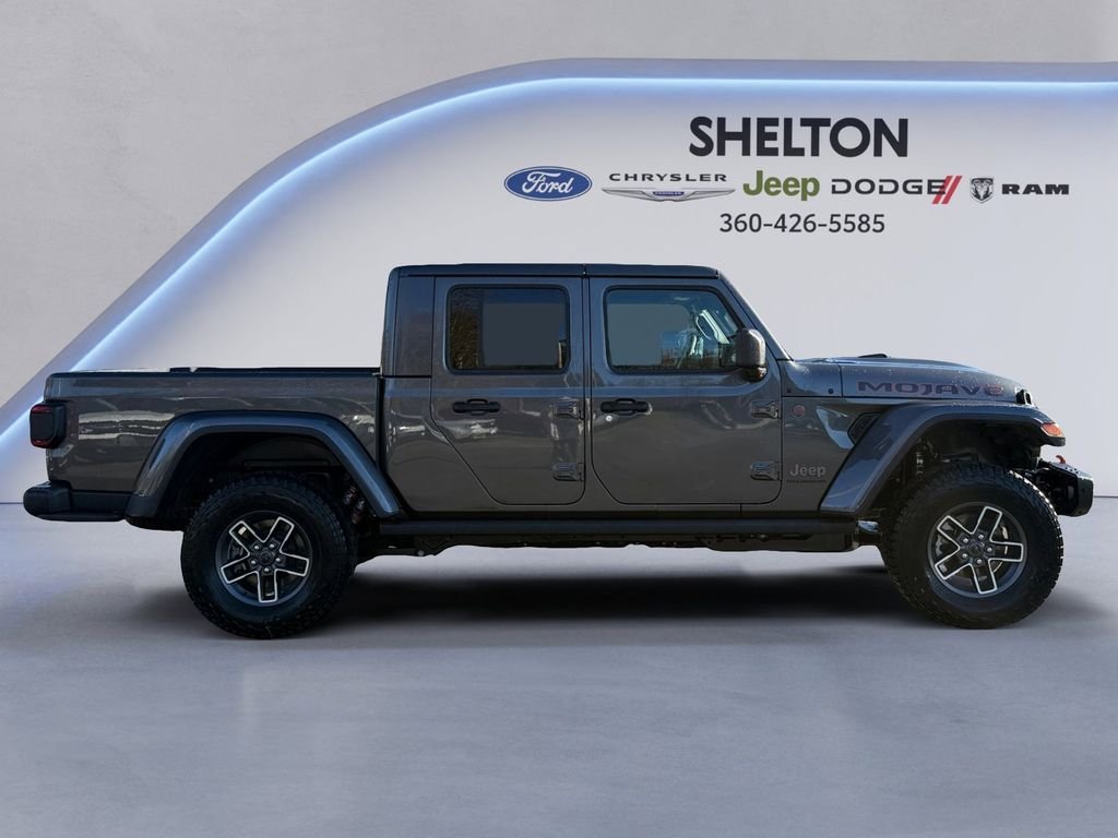 New 2026 Granite Crystal Metallic Clear-Coat Exterior Paint Jeep Mojave X image 6