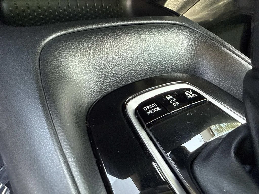 Used 2023 White Toyota LE image 31