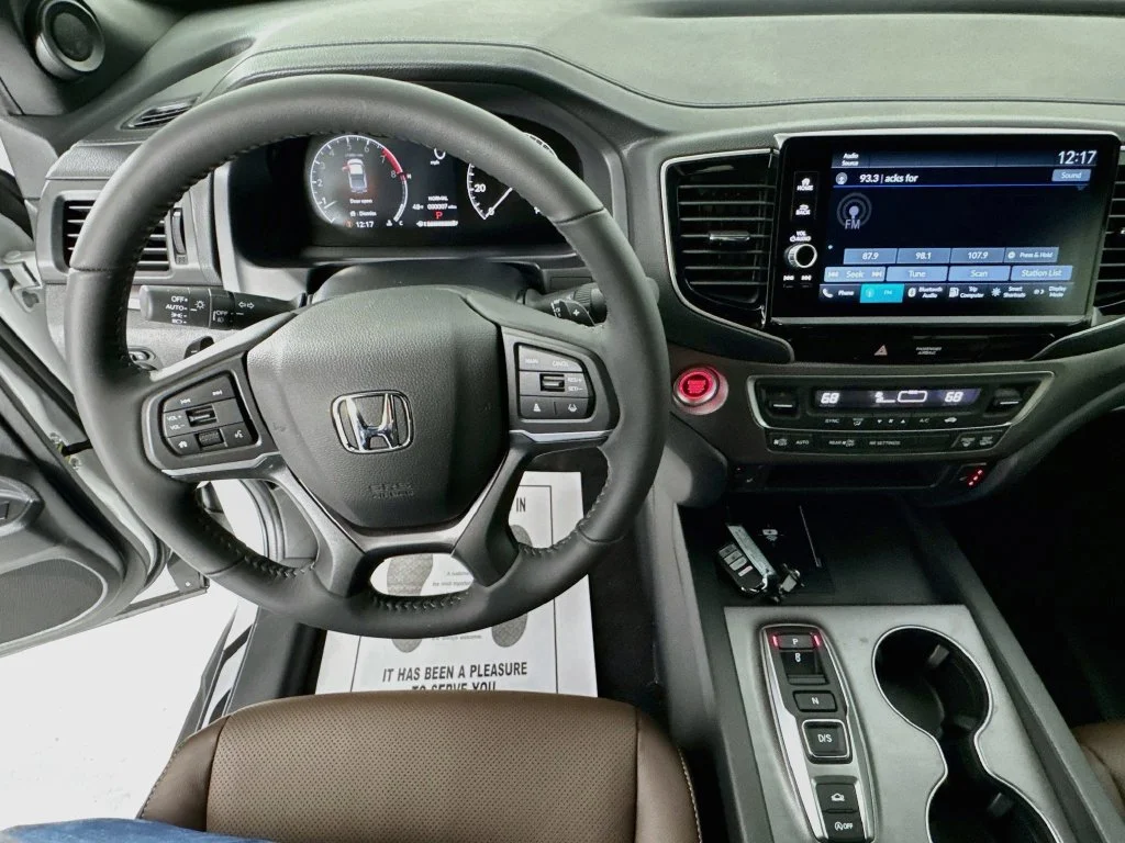 Certified Used 2026 Platinum White Pearl Honda RTL image 14