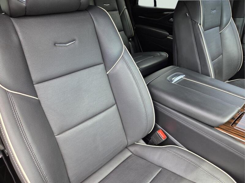 Used 2023 Galactic Gray CADILLAC 4WD 4DR PREMIUM LUXURY image 22