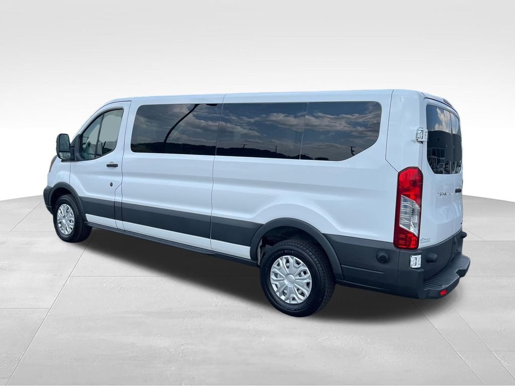 Used 2016 White Ford XL image 3