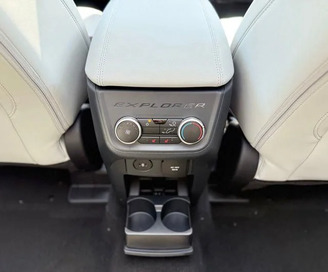 New 2026 Star White Metallic Tri-Coat Ford Platinum™ image 29