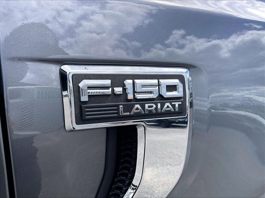 Used 2023 Carbonized Gray Metallic Ford Lariat image 27