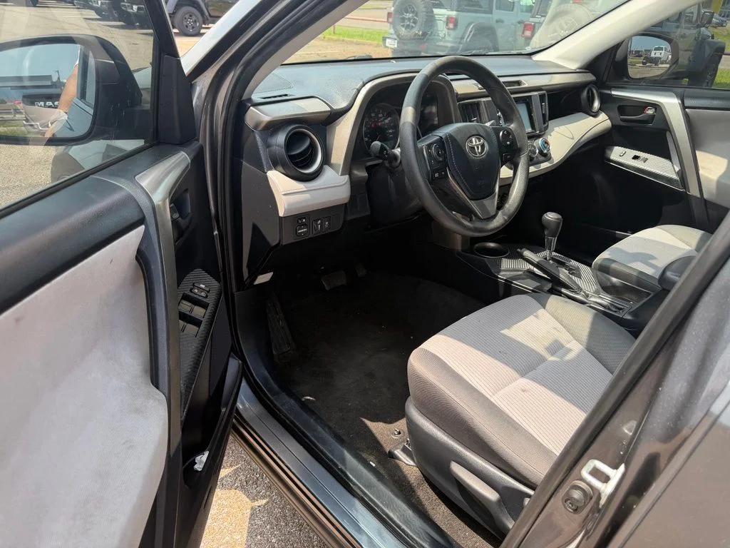 Used 2015 Gray Toyota LE image 20