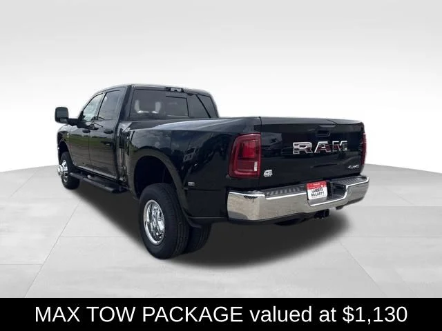 New 2026 Diamond Black Crystal Pearl-Coat Exterior Paint RAM Tradesman image 7