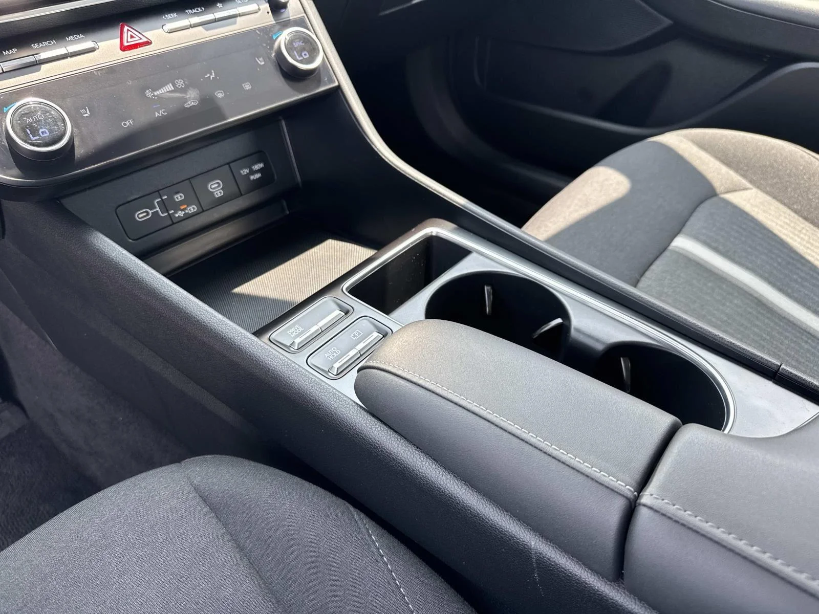 2025 Hyundai Sonata SEL - Photo 25