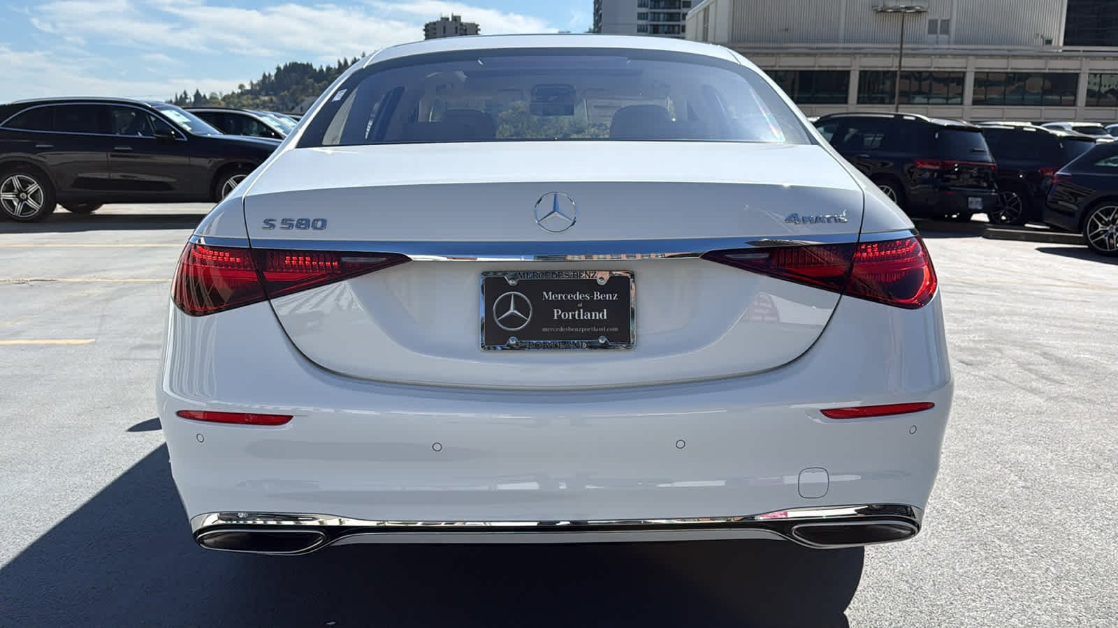 New 2026 MANUFAKTUR Moonlight White Metallic Mercedes-Benz S 580 image 7