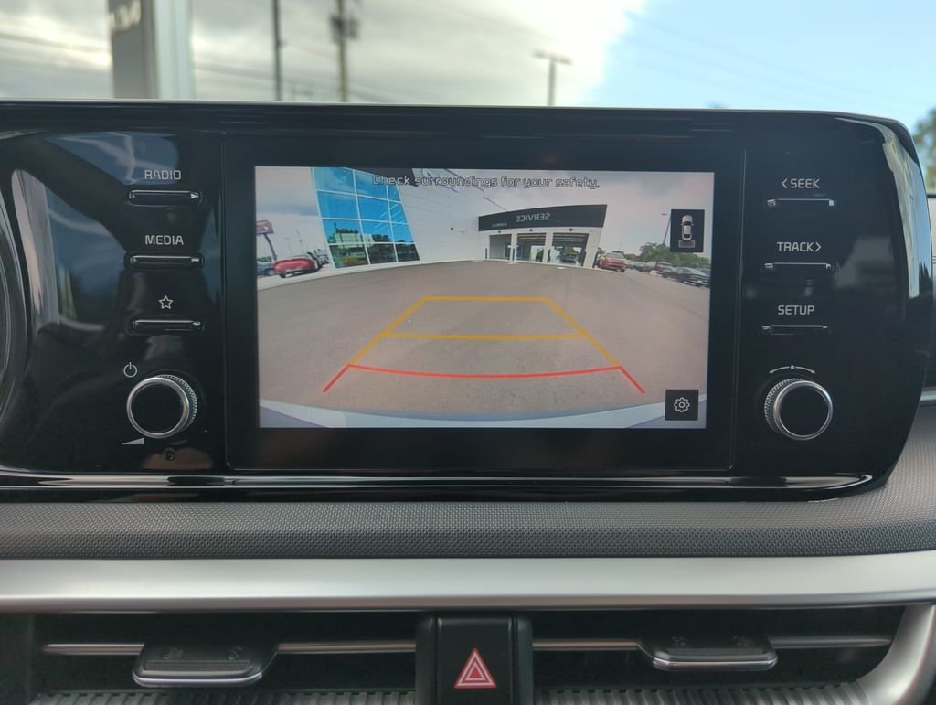 Used 2022 Silver Kia LXS image 26