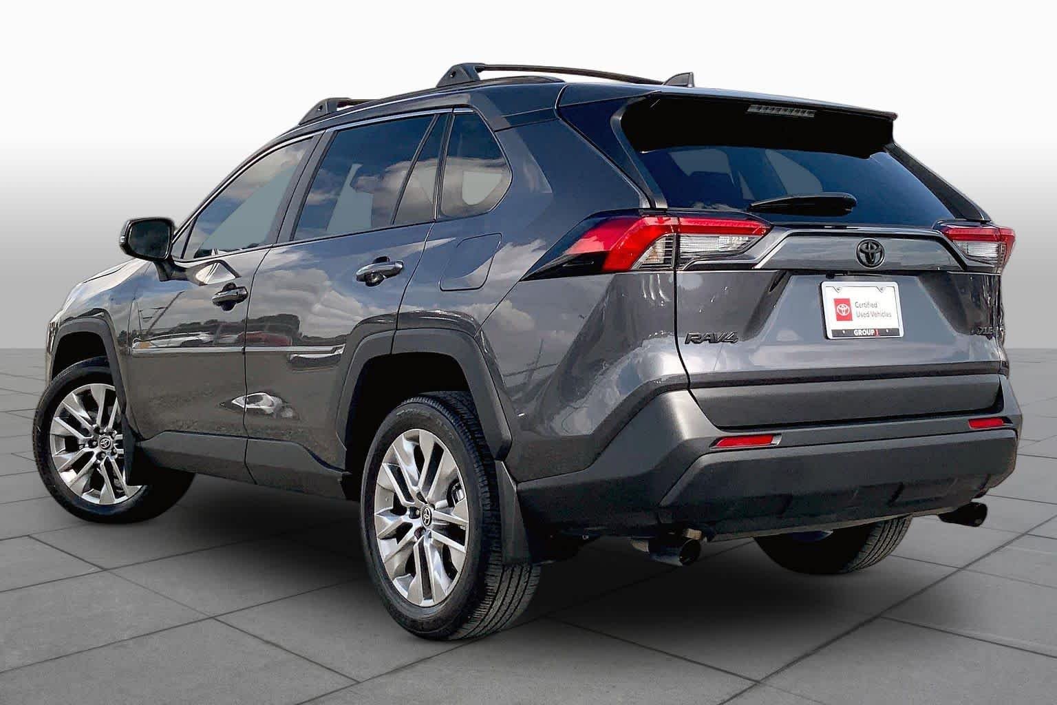 Used 2025 Magnetic Gray Metallic Toyota XLE Premium image 12