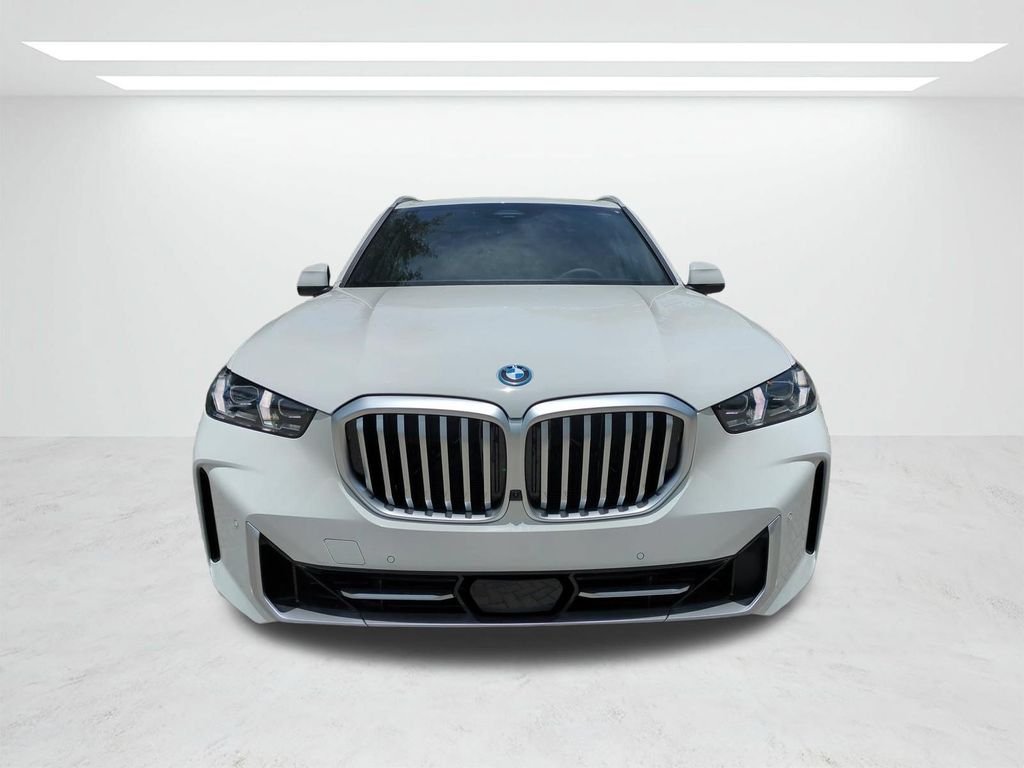 New 2026 Alpine White BMW xDrive50e image 9