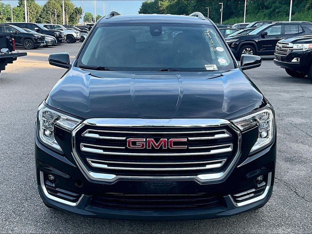 Used 2024 Black GMC SLT image 2
