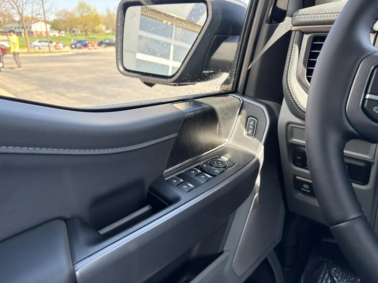 2025 Ford F-150 Lightning Flash - Photo 15