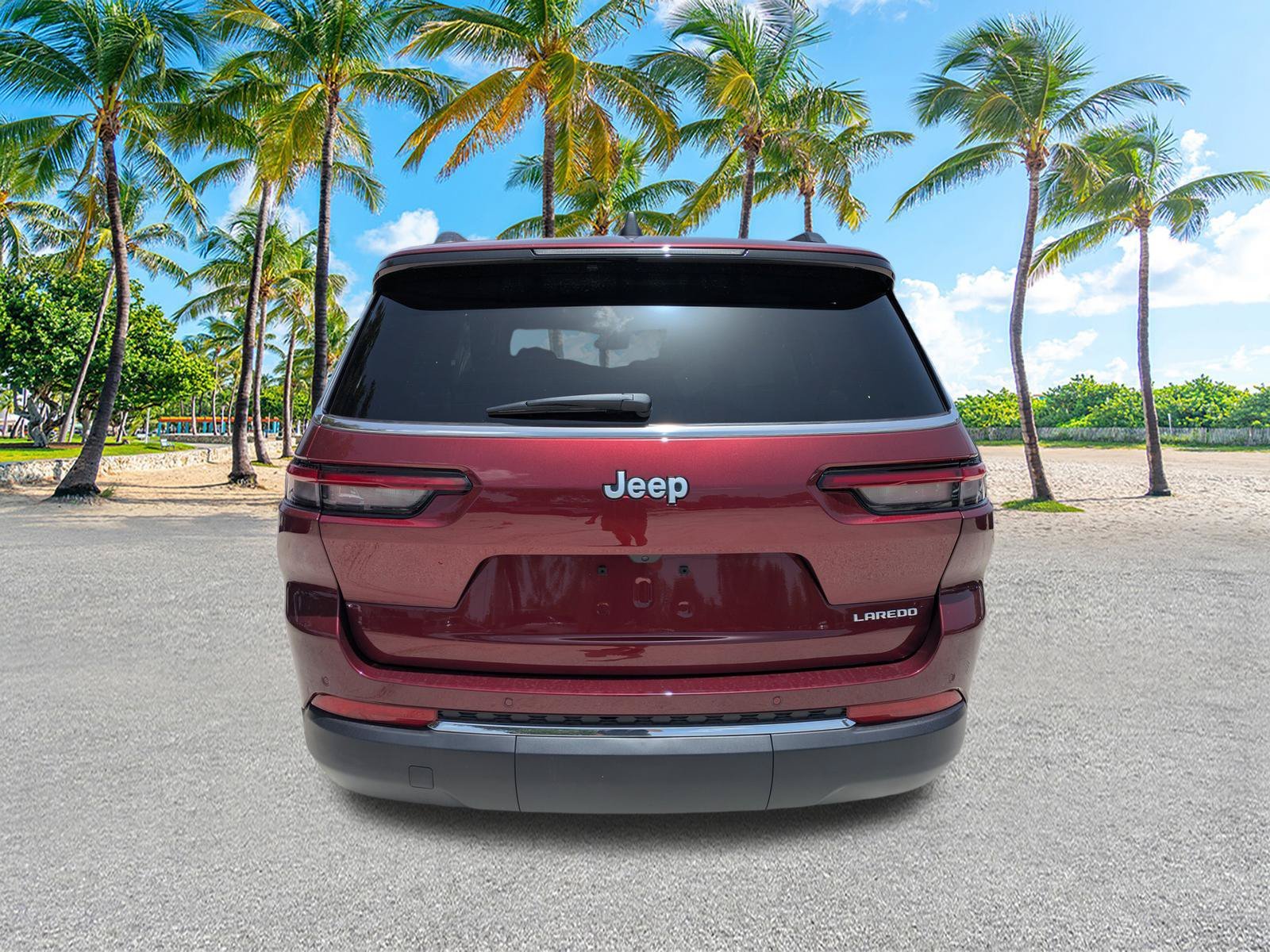 New 2026 Velvet Red Pearl-Coat Exterior Paint Jeep Laredo X image 5