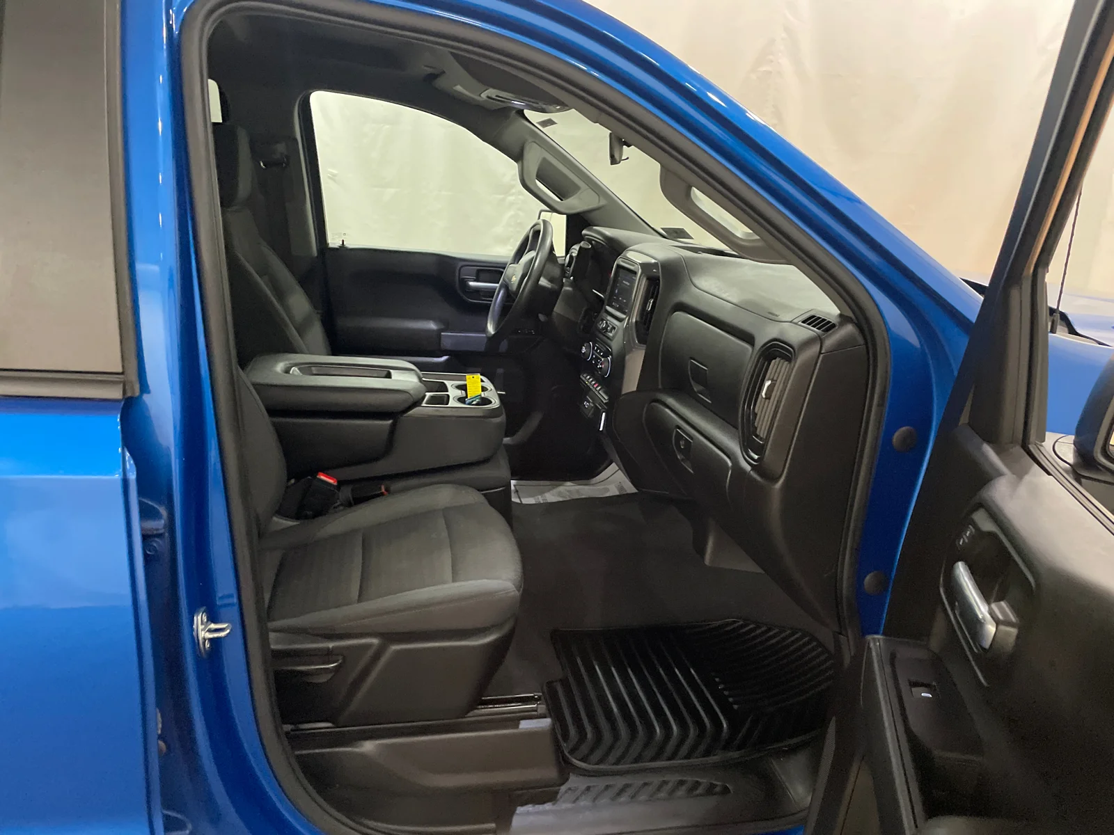 Used 2022 GLACIER BLUE METALLIC Chevrolet Custom image 20