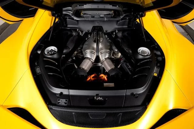 Used 2024 Giallo Triplo Strato Ferrari  image 9