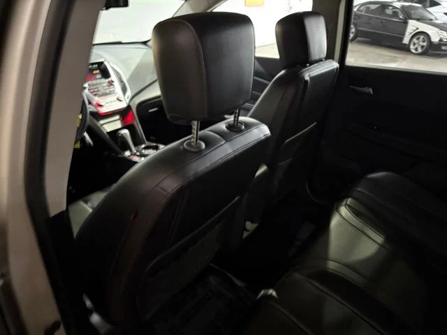 Used 2014 Champagne Silver Metallic GMC SLT-1 image 30
