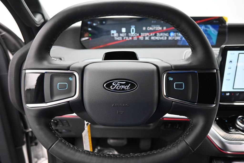New 2026 Star White Metallic Tri-Coat Ford Platinum image 15