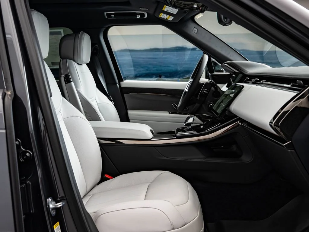 New 2026 Carpathian Grey Land Rover SE image 26