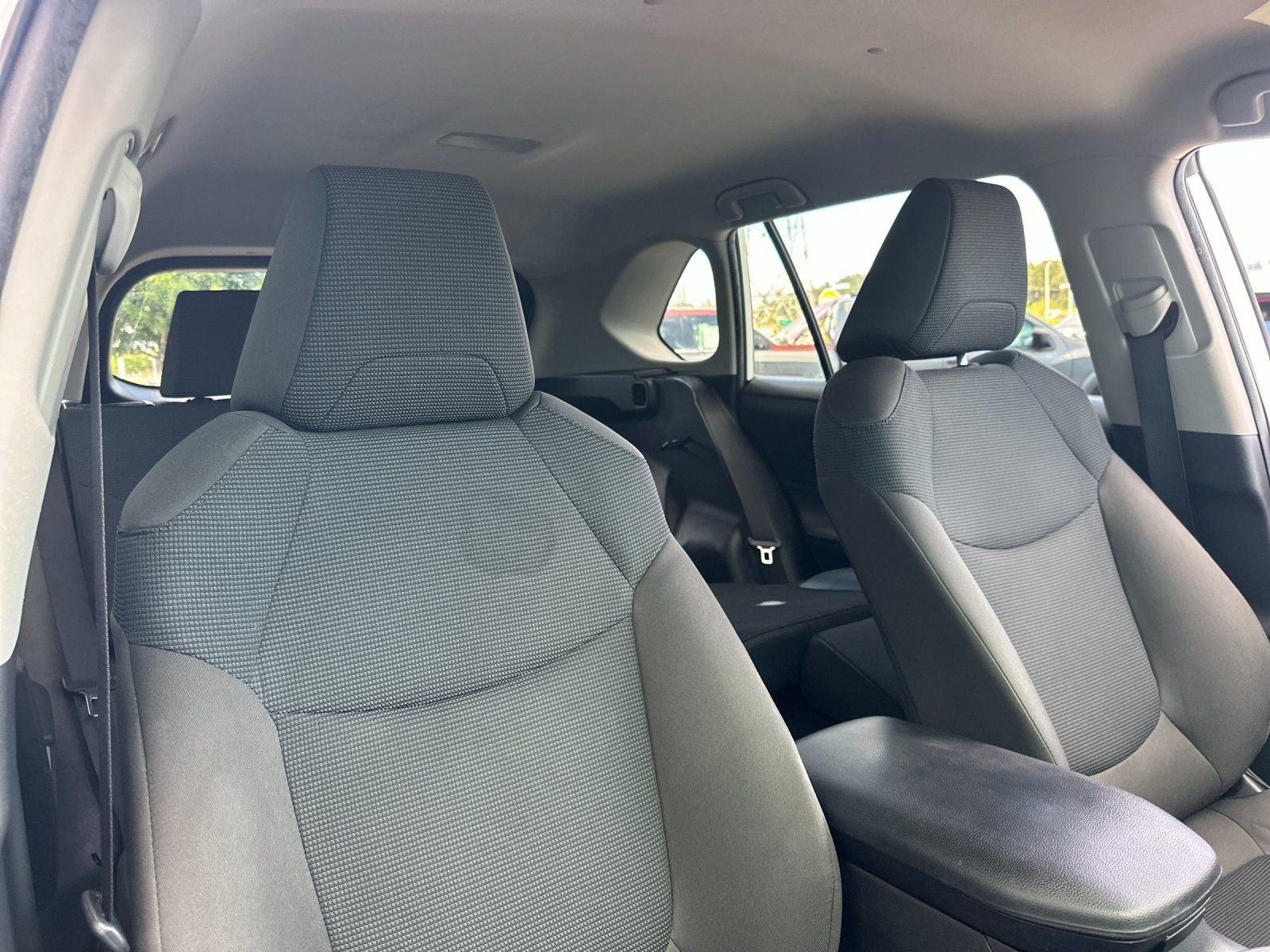 Used 2023 Ice Toyota LE image 16