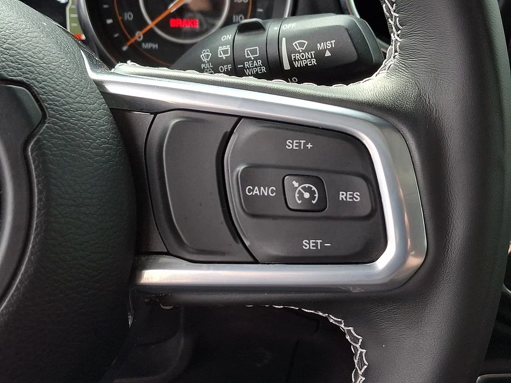 Used 2020 White Jeep Unlimited Sahara image 21
