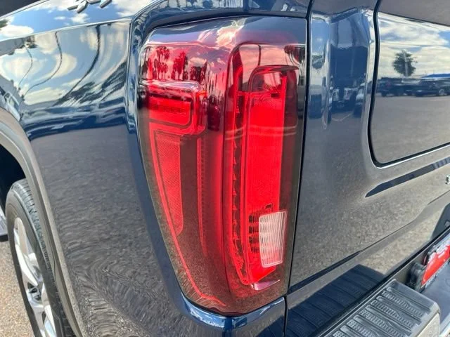 Used 2022 PACIFIC BLUE METALLIC GMC SLT image 7