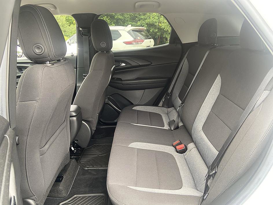 Used 2023 Summit White Chevrolet LT image 12