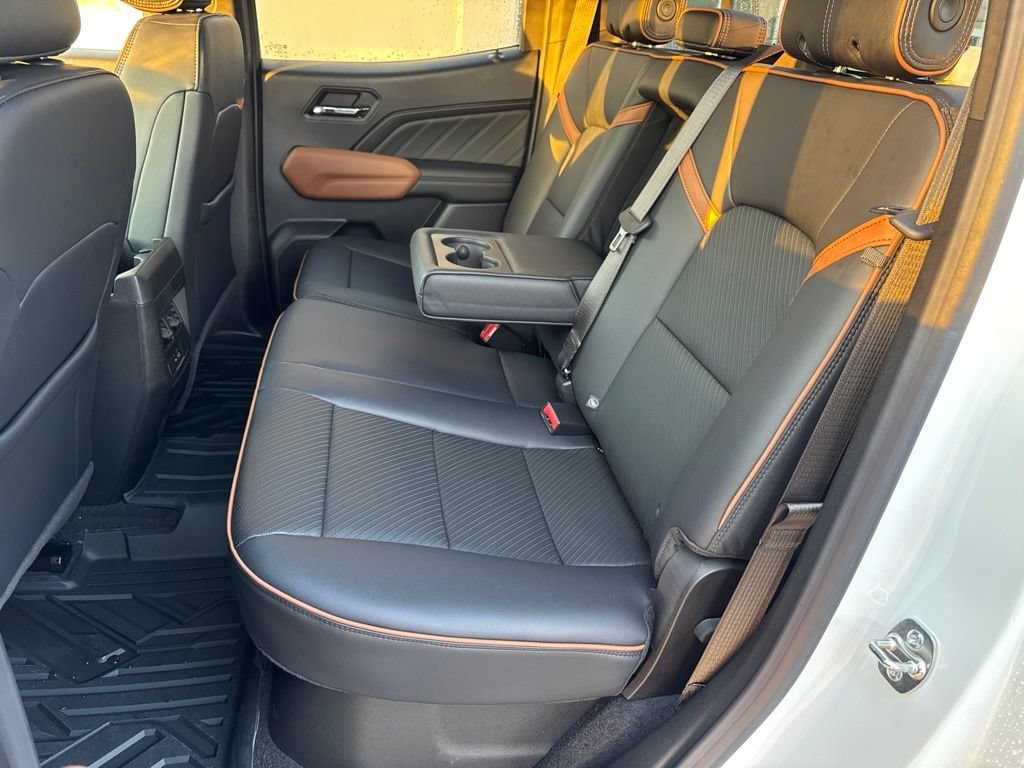 2026 GMC Canyon AT4 - Photo 6