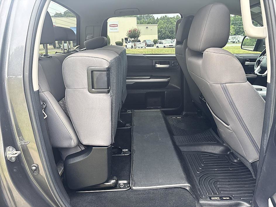 Used 2020 Magnetic Gray Metallic Toyota SR5 image 20