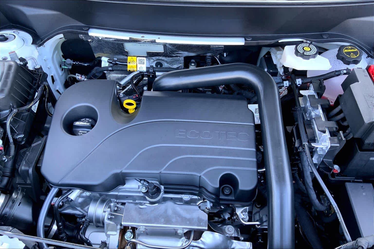 Used 2026 Summit White GMC FWD Elevation image 32