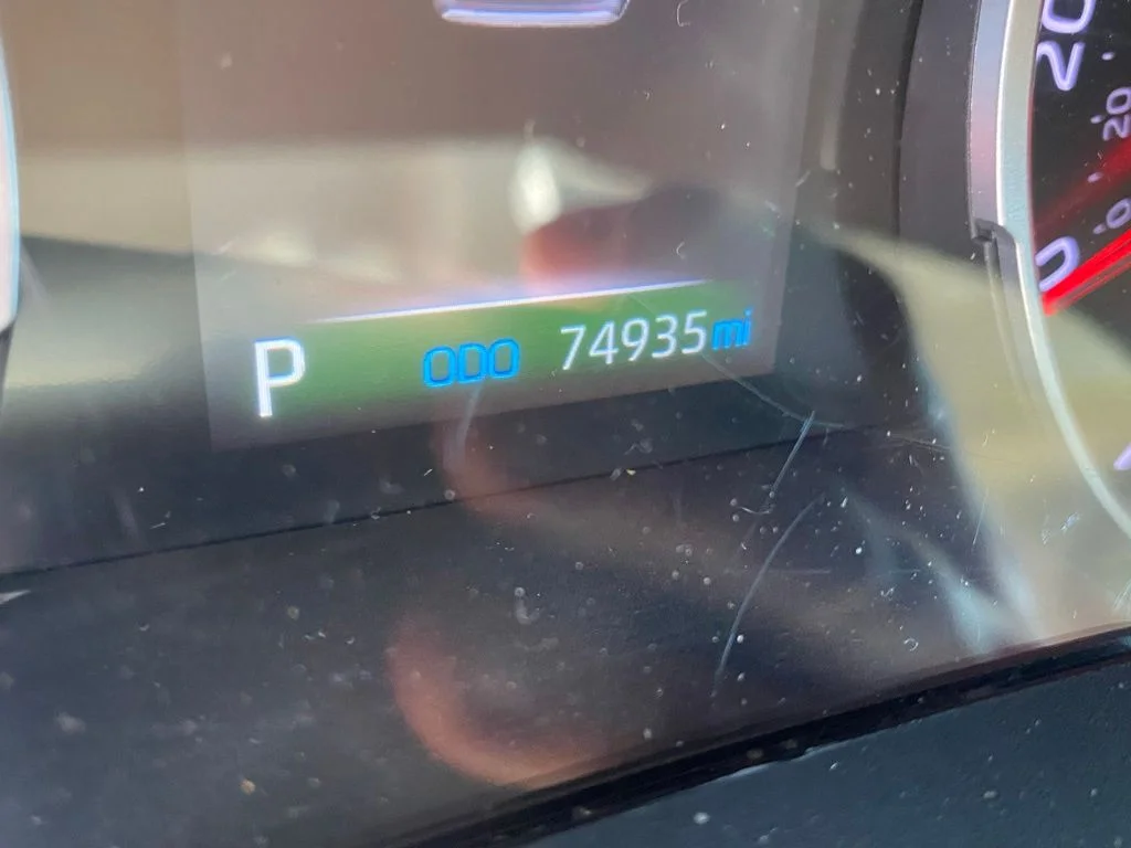 Used 2022 White Toyota XLE image 5