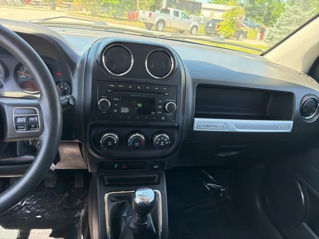 Used 2014 White Jeep Sport image 11