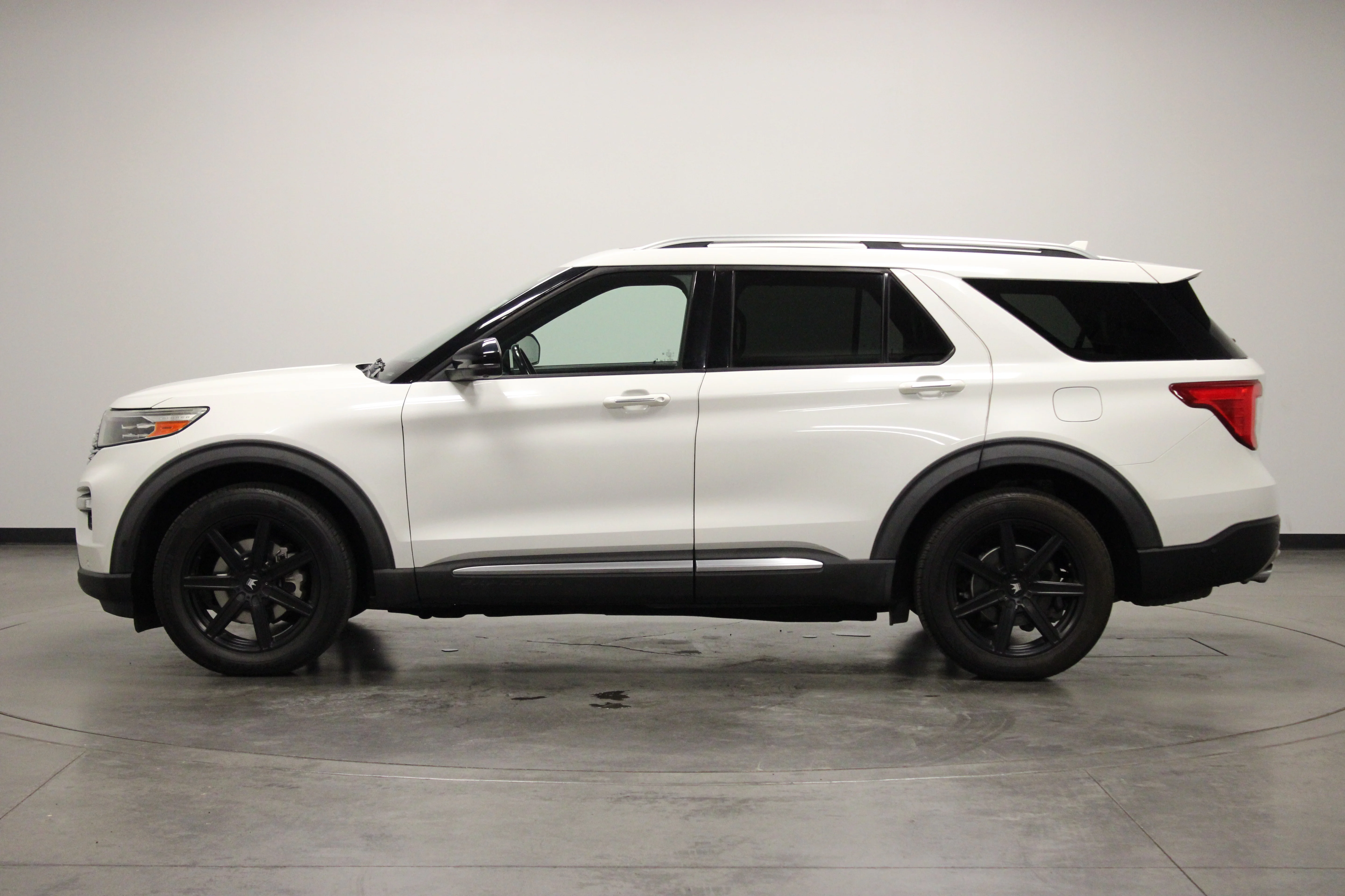 Used 2020 Star White Metallic Tri-Coat Ford Platinum image 5