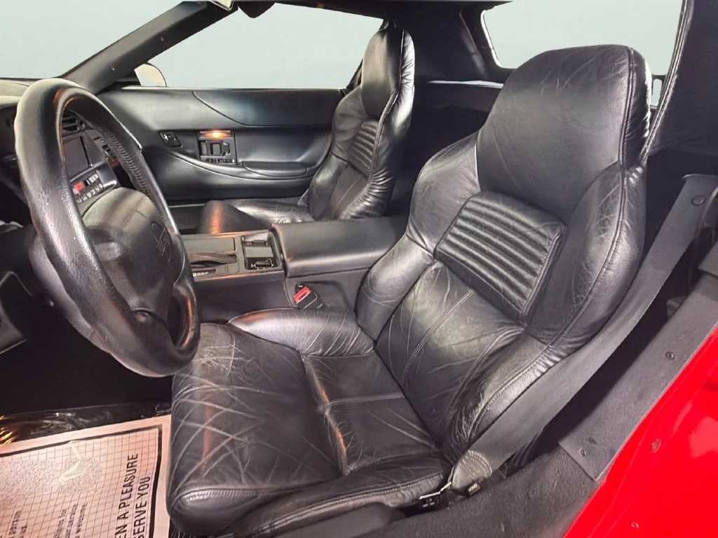 Used 1995  Chevrolet 2dr Convertible image 19