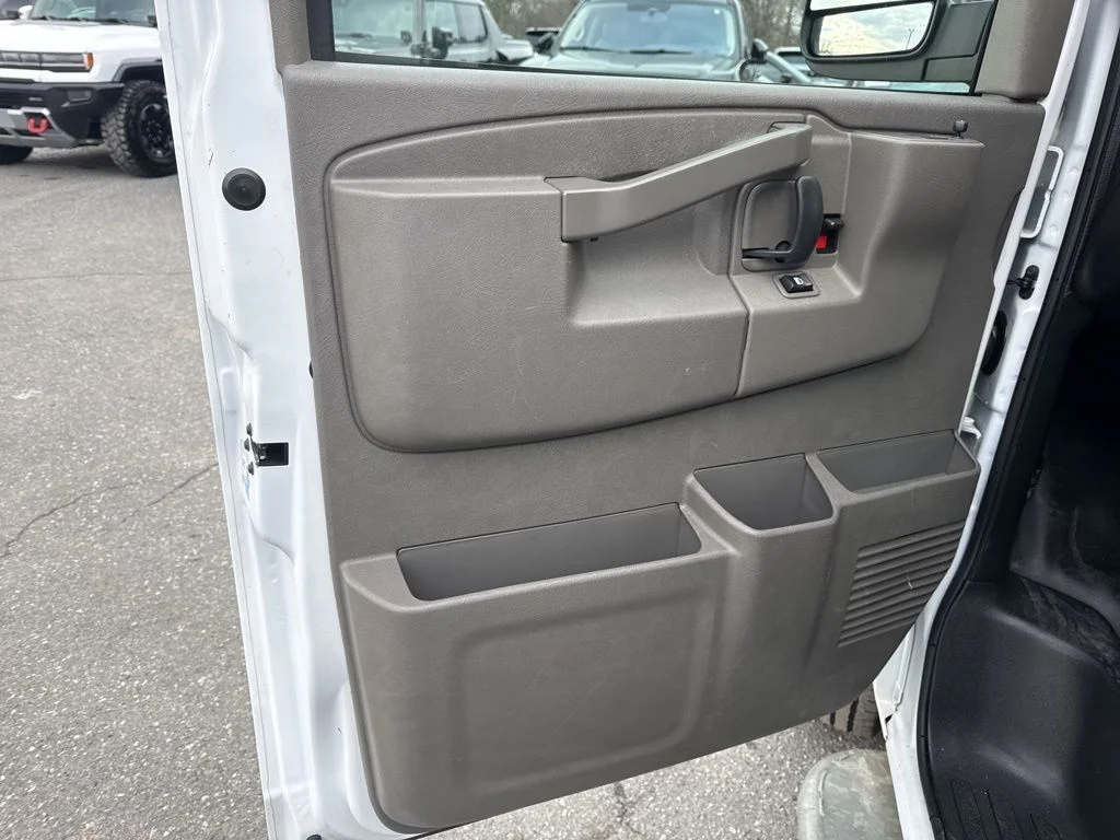 Used 2024 White Chevrolet Work Van image 18