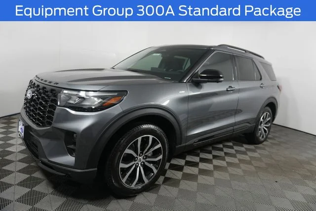 New 2027 Carbonized Gray Metallic Ford ST-Line image 4