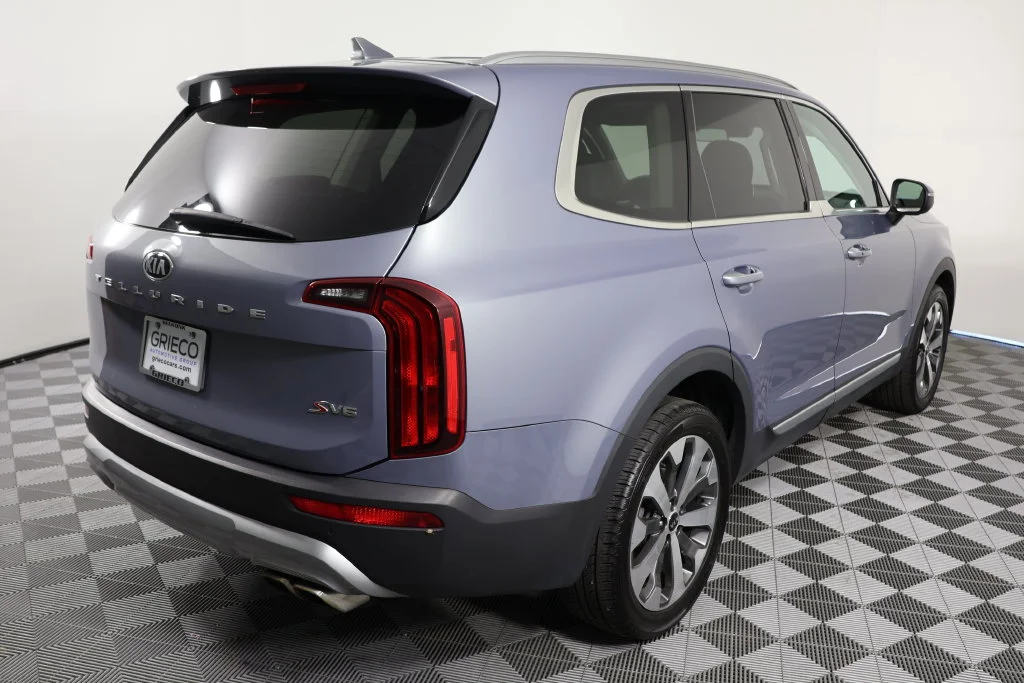 Used 2021 Silver Kia S image 8