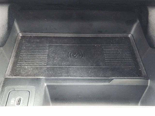 Used 2026 Gray Land Rover S image 18