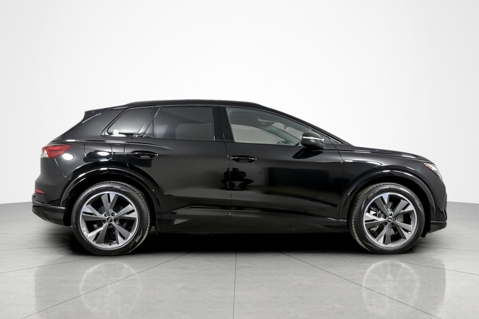 Used 2024 Mythos Black Metallic Audi Premium 55 quattro image 6