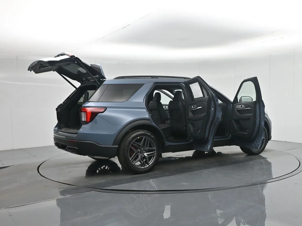 New 2026 Vapor Blue Metallic Ford ST-Line image 5