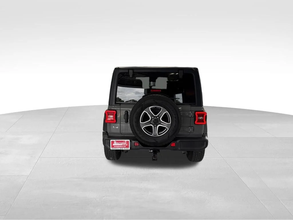 Used 2022 Gray Jeep Sport S image 4