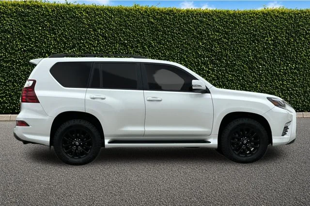Used 2022  Lexus 460 image 3