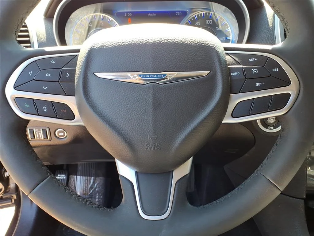 2022 Chrysler 300 Touring - Photo 13