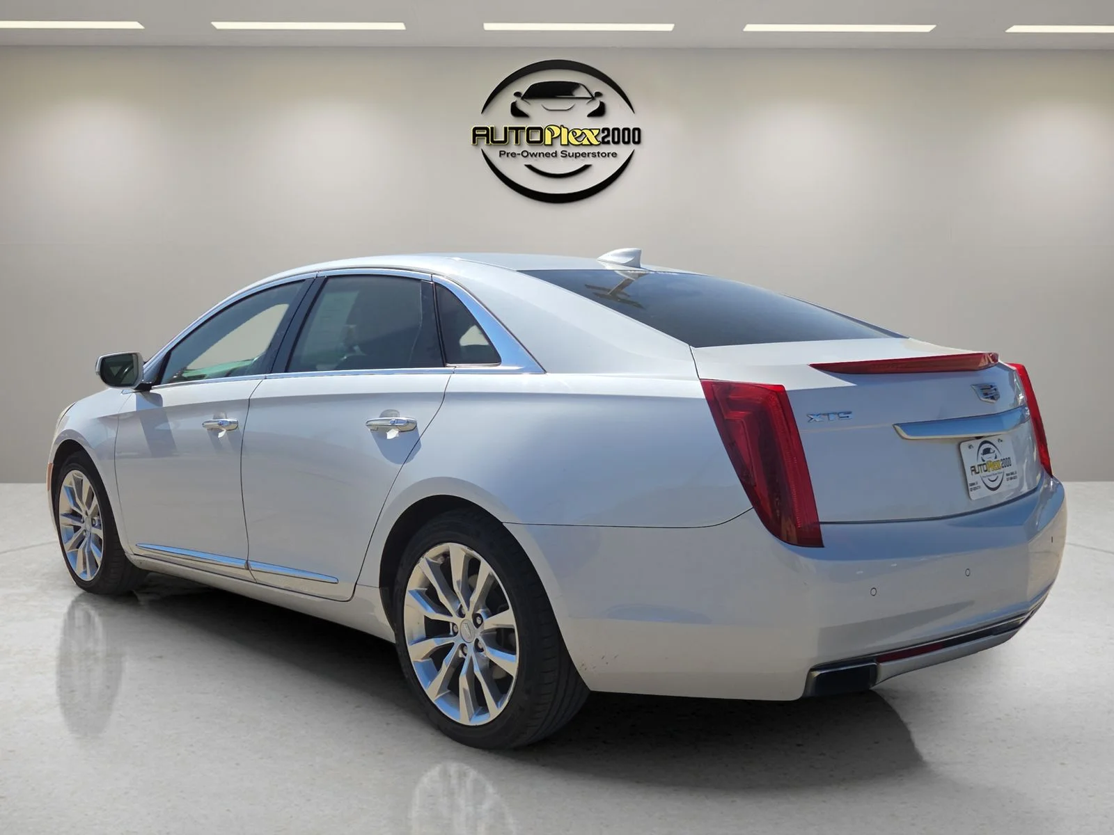 Used 2016 White Cadillac Luxury image 5